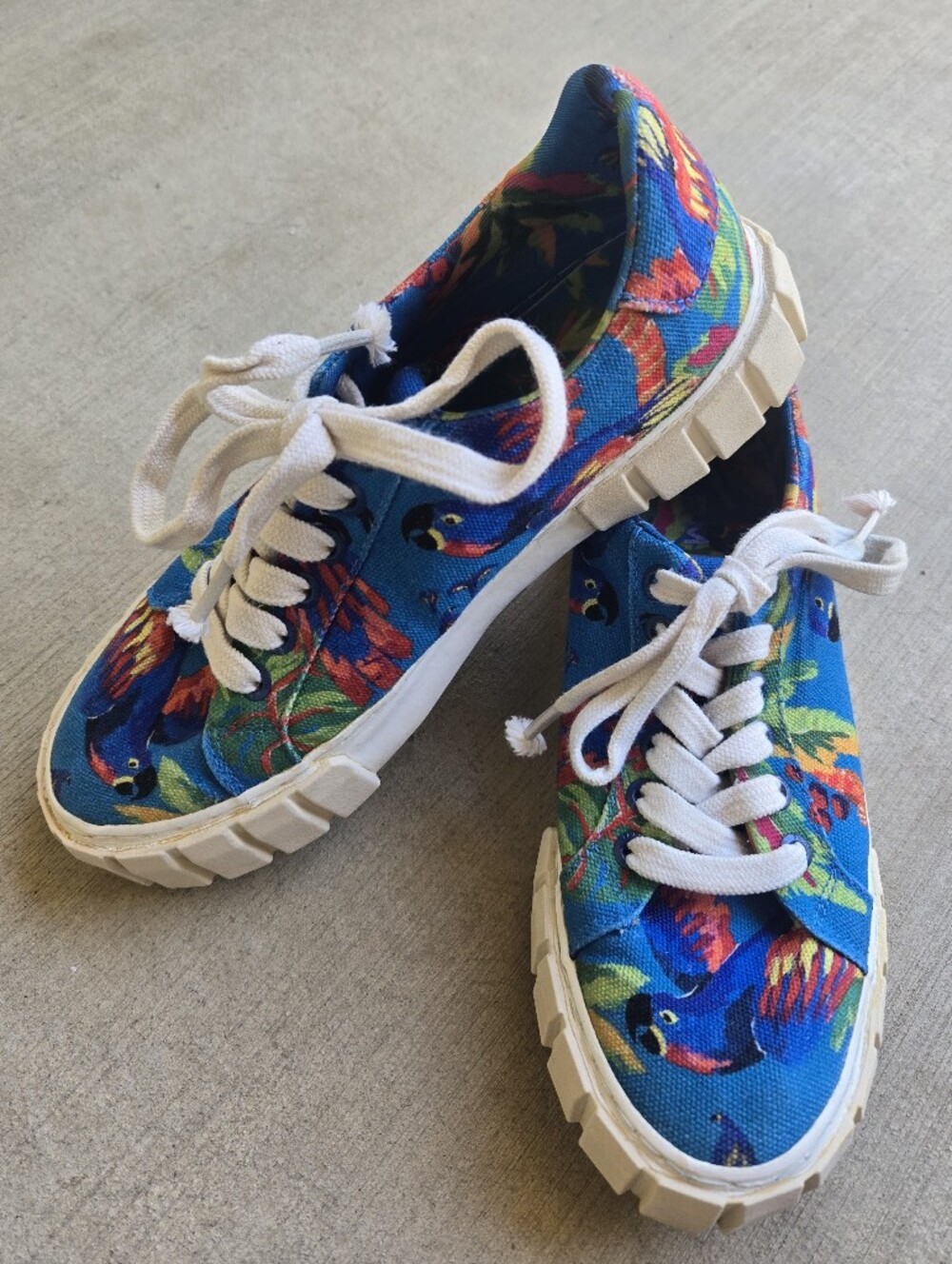 Farm Rio Macaw Platform Sneakers, 7.5 - Picture 2 of 16